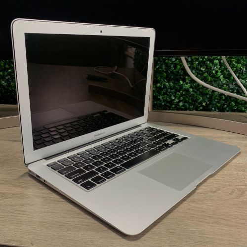 Apple MacBook Air A1466 2015 13.3 Pulgadas, Sin Empaque, Incompleto Falta el Cargador, Rastro de Uso Ver Fotos, 99999900317074, VT